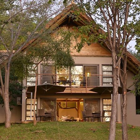 Victoria Falls Safari Suites Dış mekan fotoğraf