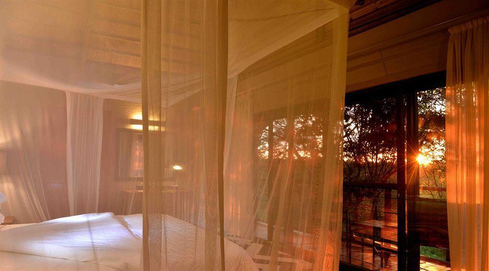 Victoria Falls Safari Suites Dış mekan fotoğraf