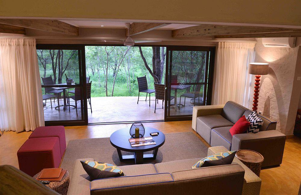 Victoria Falls Safari Suites Dış mekan fotoğraf