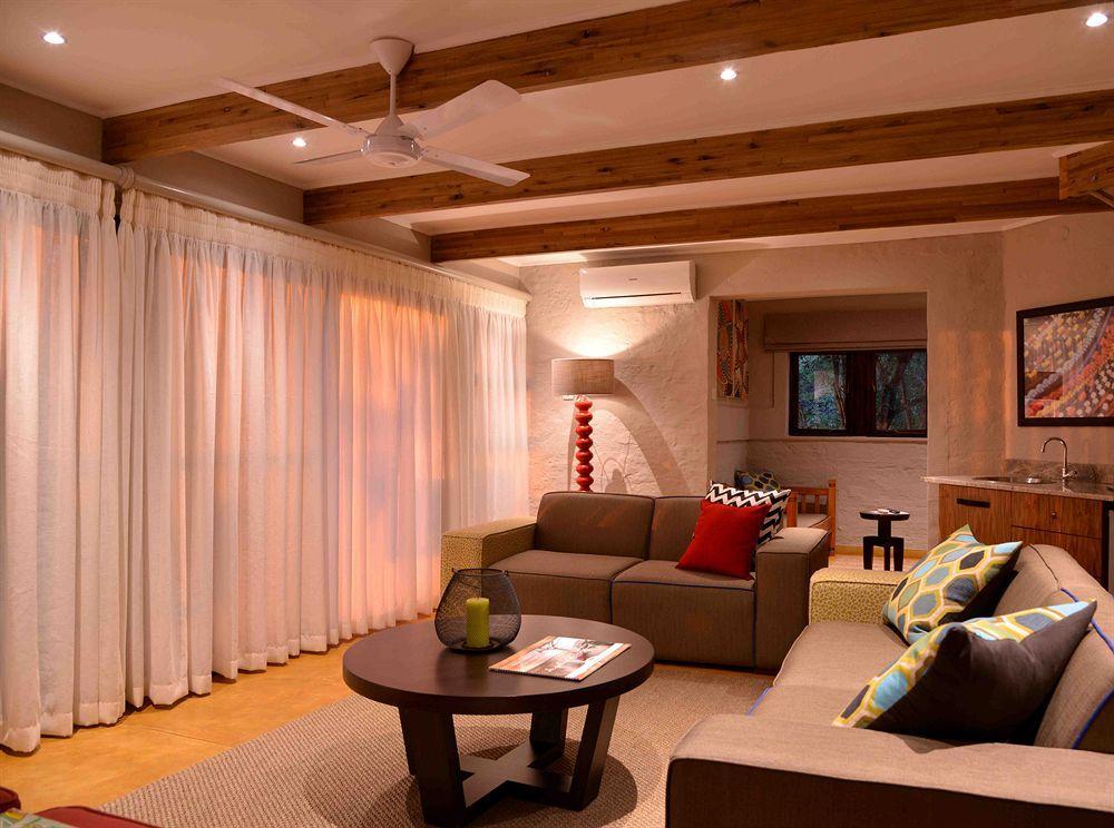 Victoria Falls Safari Suites Dış mekan fotoğraf