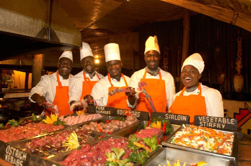 Victoria Falls Safari Suites Dış mekan fotoğraf