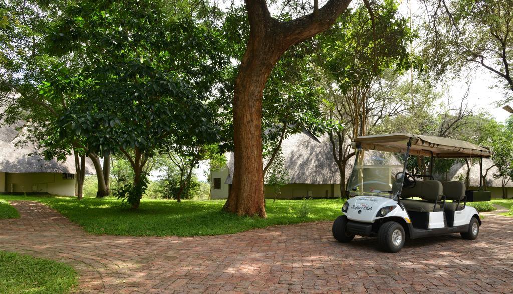 Victoria Falls Safari Suites Dış mekan fotoğraf